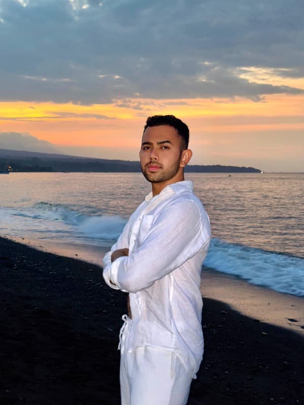 Lifestyle shoot — sunset portrait
